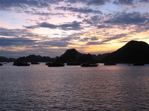 Christie in Korea: HALONG BAY at Sunset