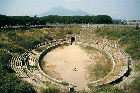 Amphitheater of Pompeii Historical Facts and Pictures | The History Hub