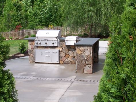 Backyard Grill Designs - Amazing Backyard Ideas