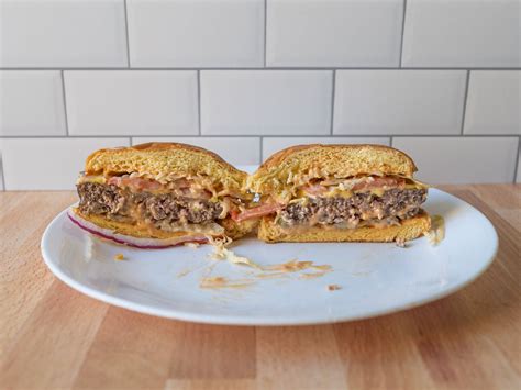 Arby’s first ever burger is here – how does it taste? – Menu And Price