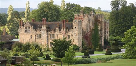 Hever Castle | Tudor History Tours