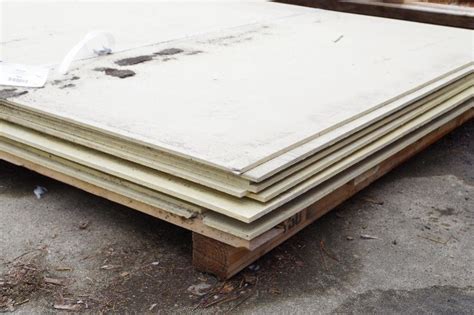 (12) 4x8' Fiber Cement Siding Panels (Some Edge Damage)