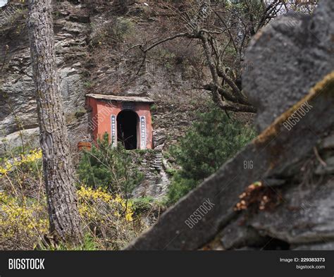 Wudang Temple Wudang Image & Photo (Free Trial) | Bigstock