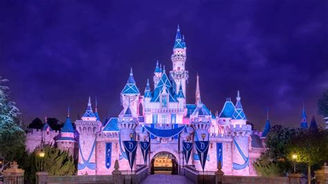 Disneyland Wallpapers - Top Free Disneyland Backgrounds - WallpaperAccess