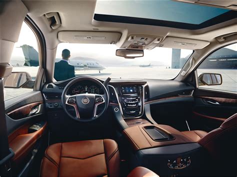 2018 Cadillac Escalade: 98 Interior Photos | U.S. News