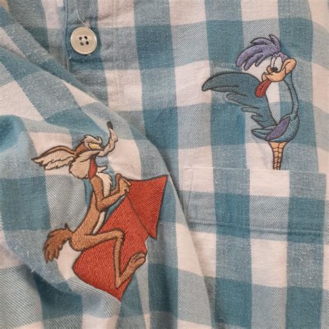 Vintage 1994 Acme Clothing Road runner Wiley coyote... - Depop