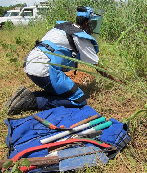 The New Humanitarian | Demining faces slow-down