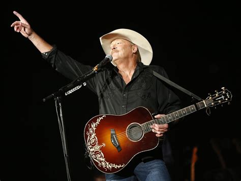 REVIEW: Alan Jackson turns back clock, keeps it country at Tyson ...