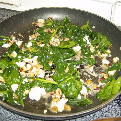 Wilted Spinach with Roasted Garlic and Walnuts