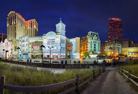 Best Atlantic City Boardwalk Hotels for Every Budget - HotelsCombined ...