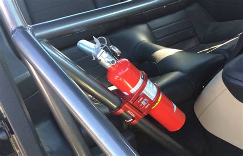 How To Properly Use A Car Fire Extinguisher - Spot Dem