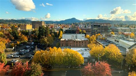 Guide to Fall Foliage in Oregon - Travel Oregon