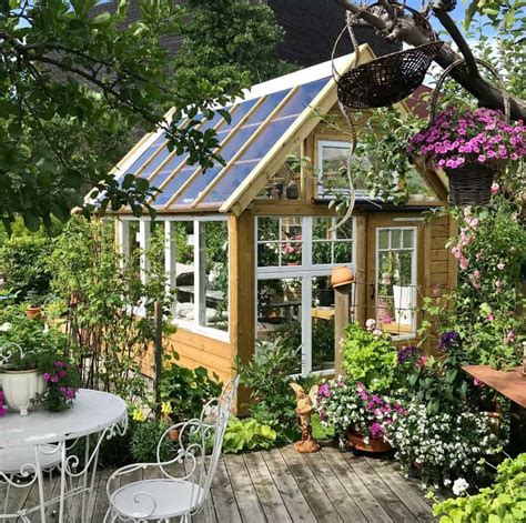 49 Creative Greenhouse Ideas for Year-Round Gardening