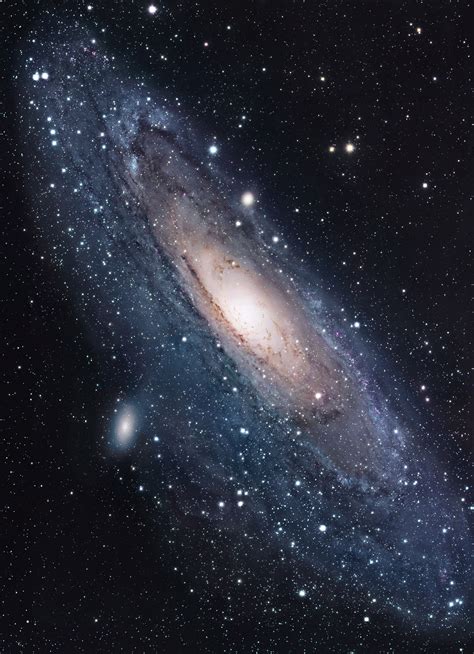 APOD: 2009 May 10 - M31: The Andromeda Galaxy