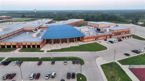 North Point High School celebrates heading back to school | ksdk.com