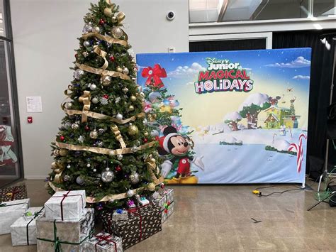 Photos: Disney Junior Magical Holidays Party Hosted in Glendale ...