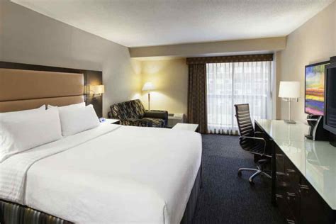 Holiday Inn & Suites Vancouver Downtown, Vancouver ...