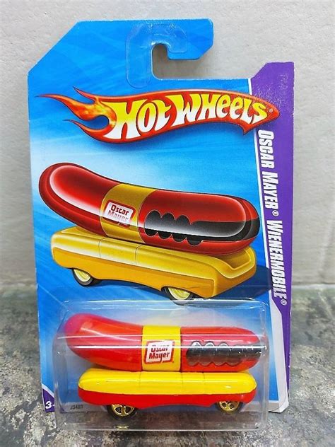 OSCAR MAYER WIENERMOBILE - Hot Wheels 2009 Henry Ford Museum Exclusive ...