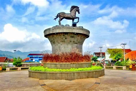 Kesenian Dan Kebudayaan Kabupater Kuningan - Belden