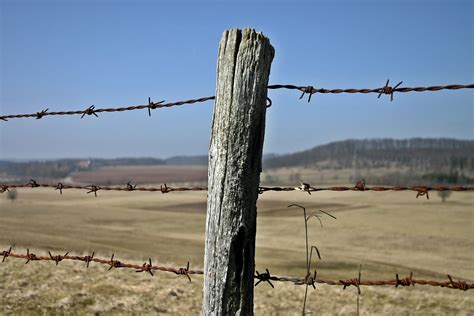 Fence Barbed Wire Post - Free photo on Pixabay