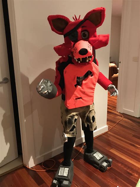 My fnaf foxy cosplay for Melbournes Oz Comic-con 2017 | Disfraces ...