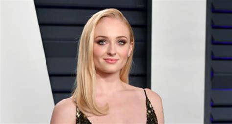 Sophie Turner debuts new blonde hair transformation for summer