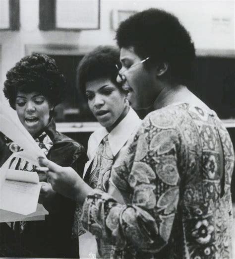 Aretha Franklin, with sisters Erma & Carolyn, in the studio, 1971 ...