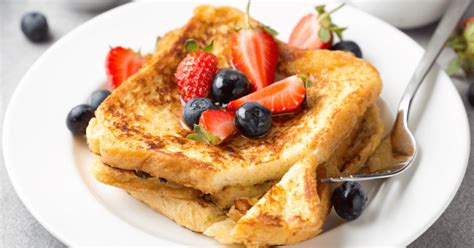 14 French Toast Toppings (from Savory to Sweet) - Insanely Good