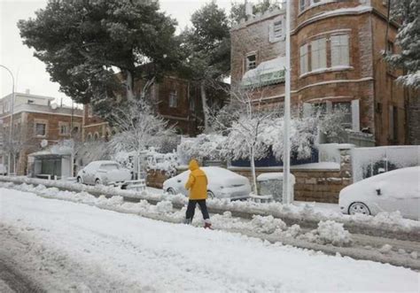 IN PICTURES: Snow falls in Golan, Jerusalem, and even in Negev desert ...