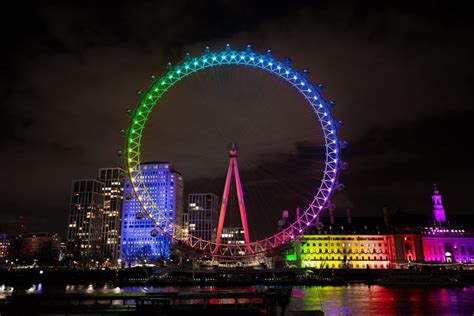 THE LONDON EYE HAS ARRANGED A COLOURFUL LIGHT SHOW TO WELCOME IN 2021