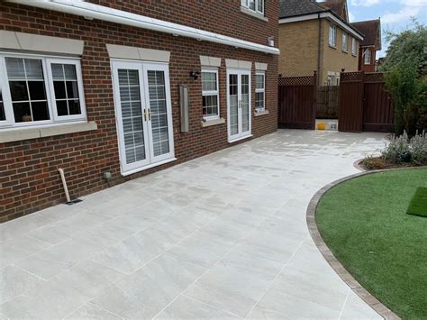 Porcelain Patios & Pavements | Essex, London | Diamond Driveways