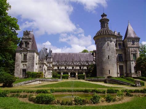 Usson castle (Auvergne, France) : the place where the Queen Margot has ...