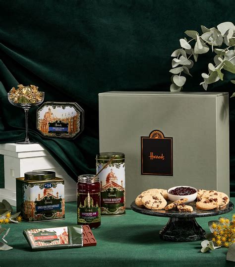 Harrods Food & Wine Harrods Hampers | Harrods UK