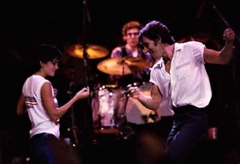 Watch Bruce Springsteen’s hilarious rehearsals for ‘Dancing in the Dark ...