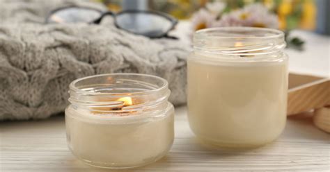 7 Candle Scents That Promote Calm - Goodnet