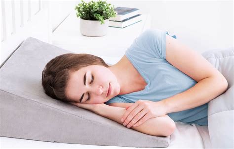 3 Best Pillows for Sleep Apnea & CPAP Users of 2021 | Pillow Reviews