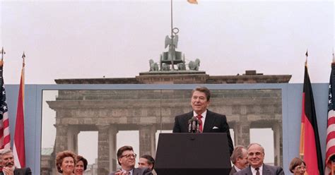 Remembering Reagan's "Tear Down This Wall" speech 25 years later - CBS News