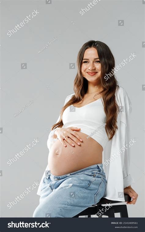 Portrait Single Pregnant Woman Studio Smiling Stock Photo 2141409561 ...