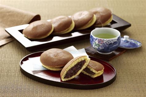 8 Types of Wagashi (Traditional Japanese Sweets) | Let's experience Japan