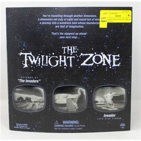 TWILIGHT ZONE ALIEN INVADERS BOXED SET