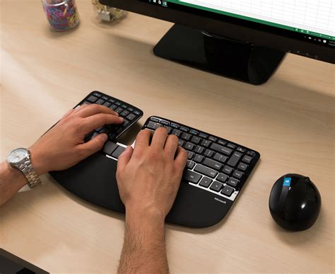 Microsoft Wireless Sculpt Ergonomic Desktop Keyboard & Mouse - Black ...