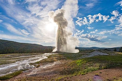 Yellowstone National Park: Unique Places around the World - WorldAtlas.com