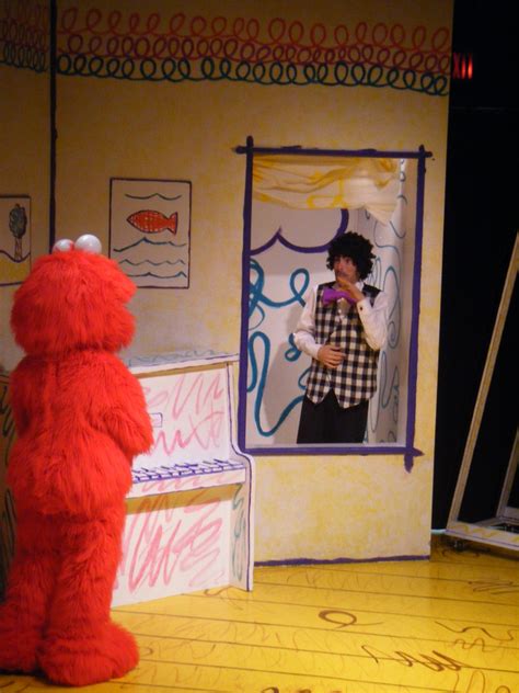 Mr. Noodle at his window | During the Elmo's World Live show… | Flickr