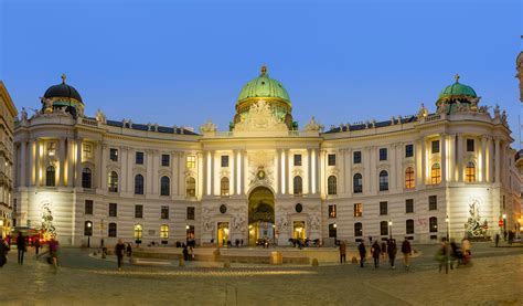 Most Beautiful Presidential Palaces - White House, The Kremlin Photos ...