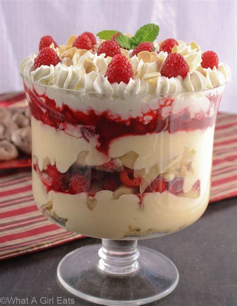 English Christmas Trifle | Christmas trifle, Trifle recipe, Desserts