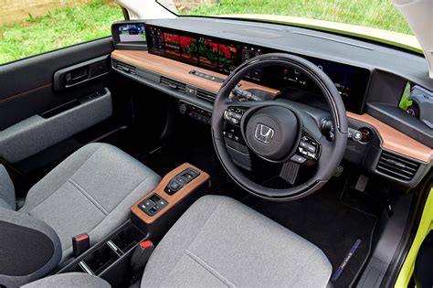 Honda e interior & comfort | DrivingElectric