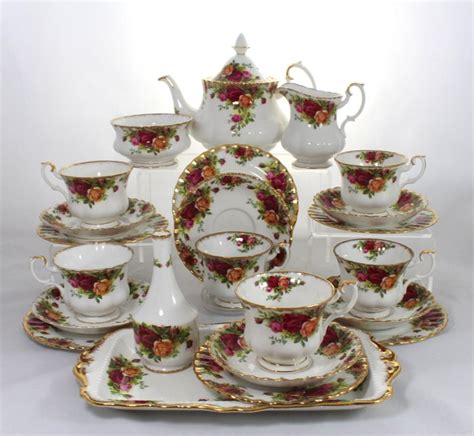 Royal Albert - Old Country Roses Tea Set - 6 Place Setting - 23 Items ...