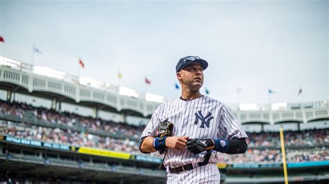 10 Unforgettable Derek Jeter Highlights (VIDEO)