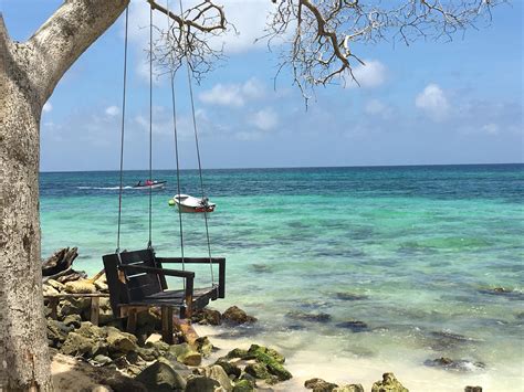 Playa Blanca, Baru, Colombia looks a lot like a magazine ad. : r/travel