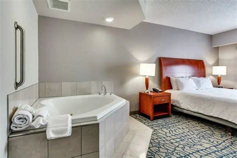 12 Louisville Hotels With Jacuzzi Rooms or Hot Tub Suites (KY)